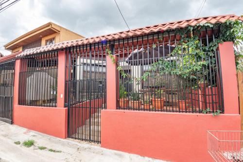 City house 5 min SJO airport