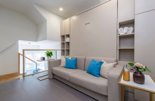 City Life Bliss: Central Studio in Reading