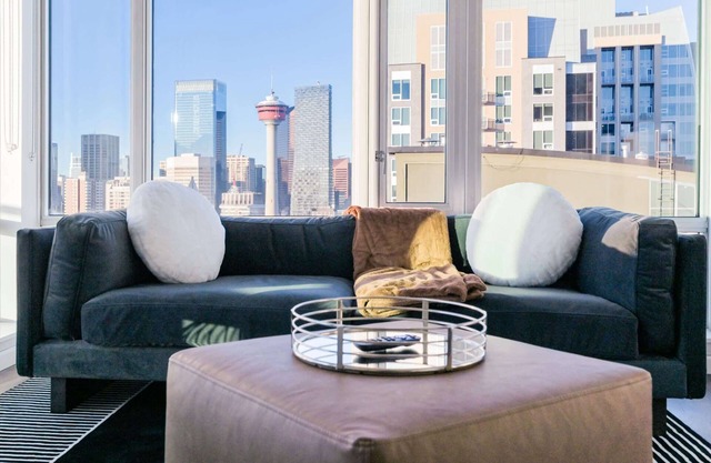 City View | Stylish Condo | 2 King Beds + Ensuites