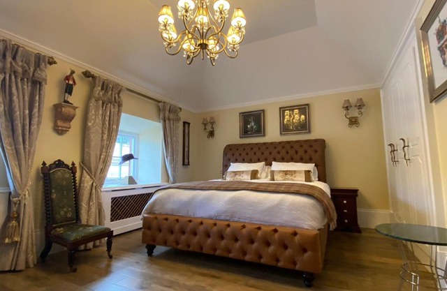 Clan Young Suite Apartment-LUXURY CENTRAL GETAWAY!