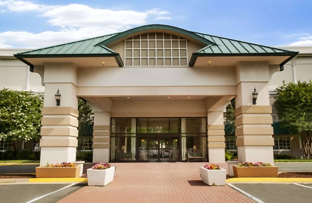 Clarion Hotel & Suites Convention Center Fredericksburg