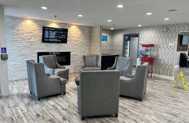 Clarion Pointe - Greensboro Coliseum Area