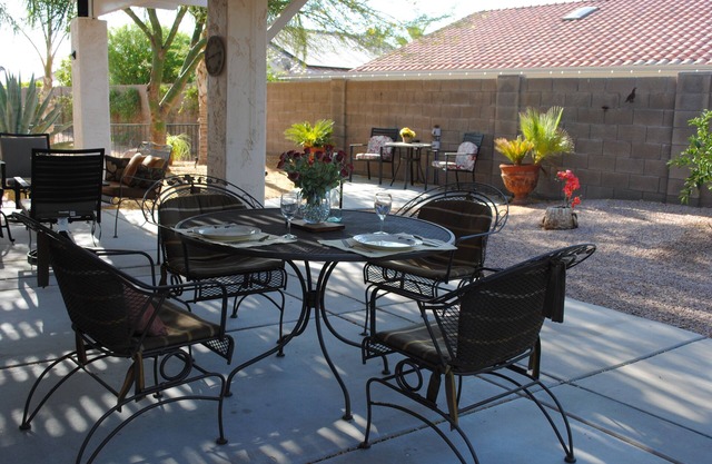 Classy, remodeled home in over-55, manned-gate neighborhood in Surprise