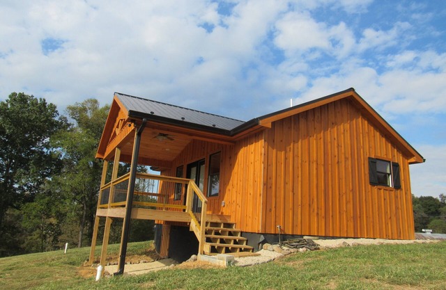 Claude's Cabin Riverfront on the South Holston River