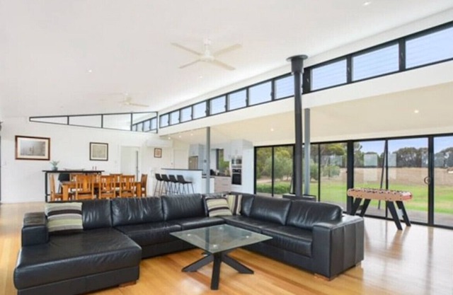 Clayton Shore - Waterfront on 10 acres - Family friendly - Wifi