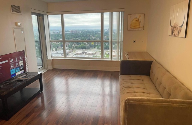 Clean and spacious 1 bedroom with amazing views