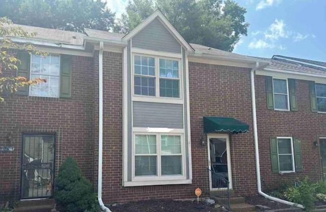 Clean/Cozy Townhouse near Memphis/ Lander's Ctr