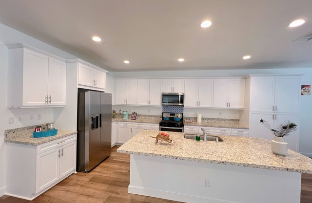 Clean& Spacious family home