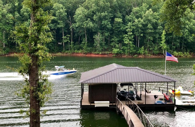 CLEMSON GRADUATION! Beautiful Home on Lake Hartwell. With Dock!