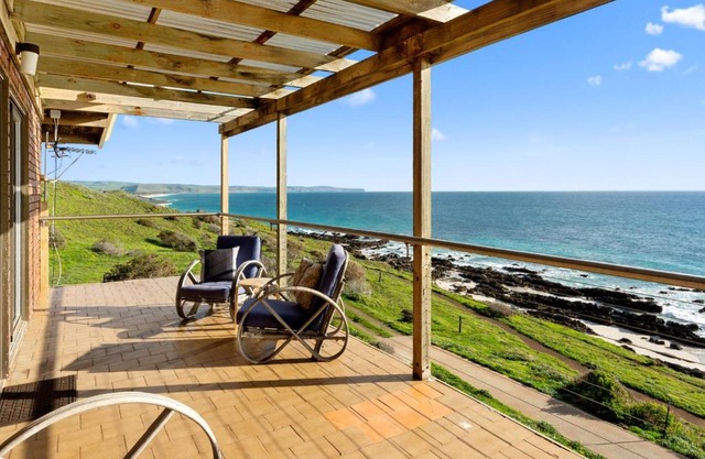 Cliffs End Beach Shack 105 Gold Coast Drive