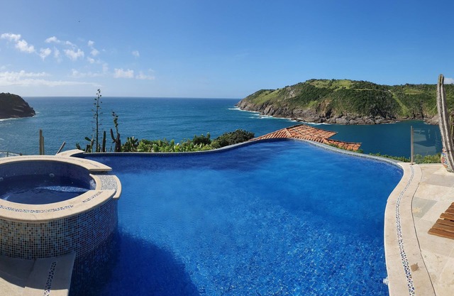 Cliffside Luxury Inn