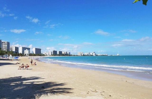 Close to airport, Isla Verde beach and main attractions