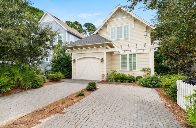 ☀️Close to Beach-Bikes-Community Pool-Sunny Side Up
