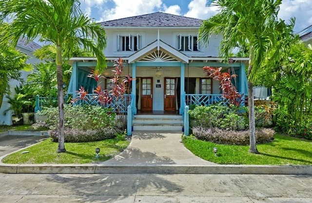 Close to beach, West Coast, 4 bedrooms and private pool