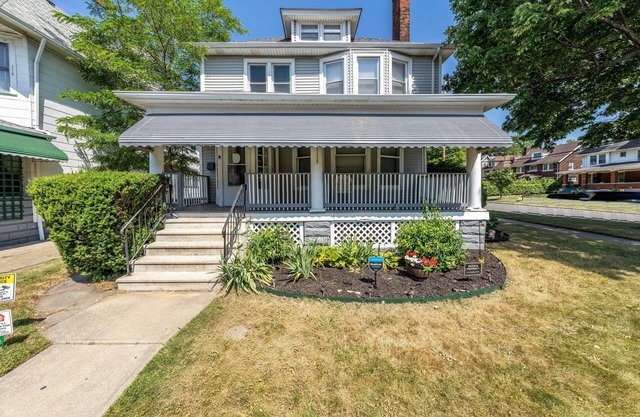 Close to Cleveland Clinic, UH, VA, Case Western & Little Italy
