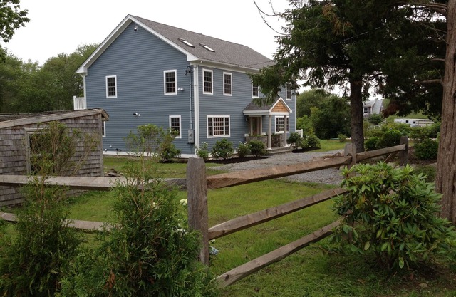 Close to Vineyards & Beaches, Central AC, Sauna, Steam Shower & 2 Person Jacuzzi