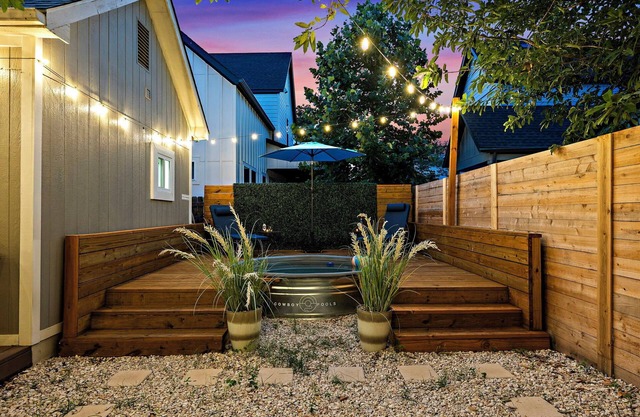 Cloud 9 Bungalow - Cowboy Pool & East Downtown