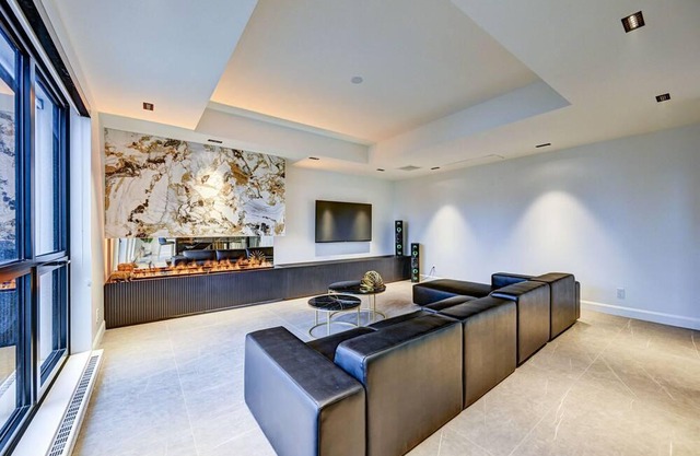 CLUBHAUS Executive Penthouse, Private Rooftop, Sleeps 12+
