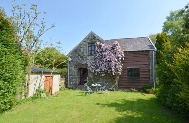 Coach House - Two Bedroom House, Sleeps 4
