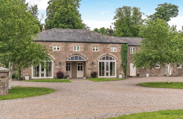 Coach House - UK49887
