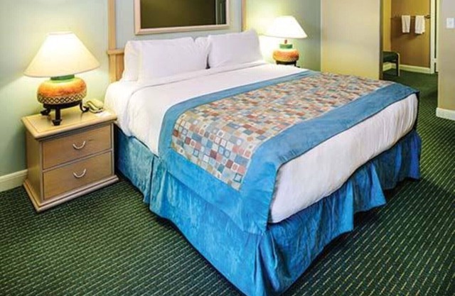 Coachella Weekend April 9-13th. Two bedroom. Sleeps six