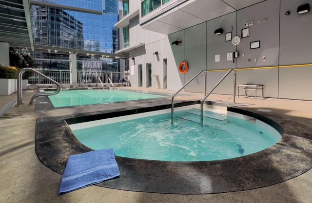 Coast Coal Harbour Vancouver Hotel by APA
