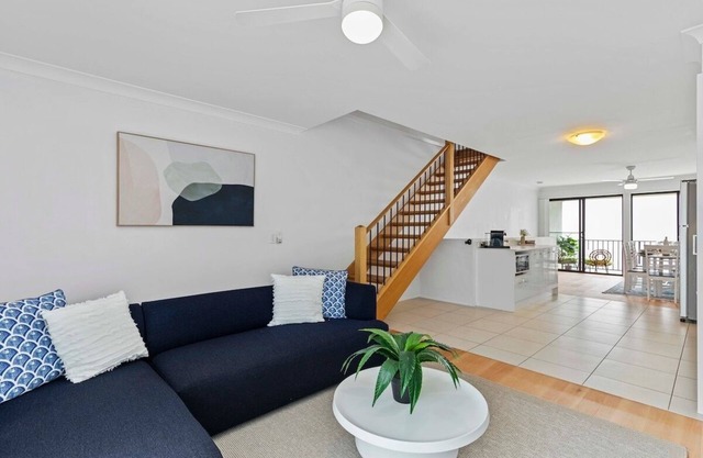 Coastal Comfort 3BR Home in Heart of Redcliffe