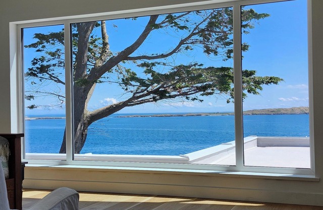Coastal Dream Waterfront Breathtaking Sanctuary Cocooned by Sea, Sky, Mountains