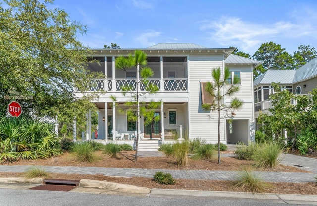 Coastal Elegance/Modern Comfort-golf cart included – 4 free bikes-walk to beach