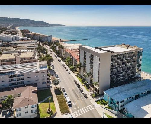 Coastal Paradise Retreat Stylish Oceanfront Condo