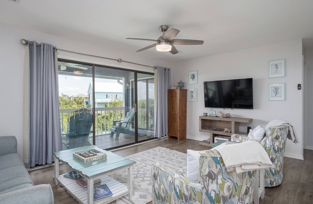 Coastal Villa Retreat on Harbor Island – 2BR/2BA – Sleeps 6