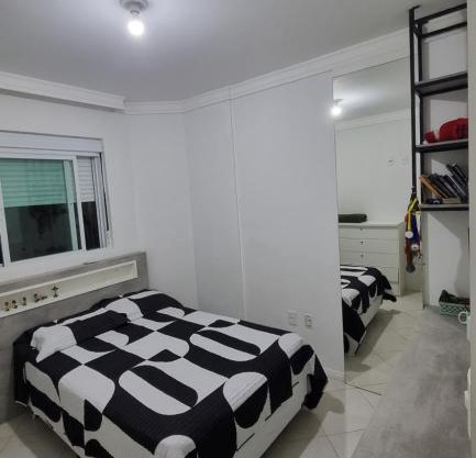 Cobertura a 100m da praia e próximo ao centro