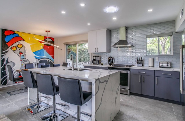 Coco Cabana Luxurious Condo with Stunning Views
