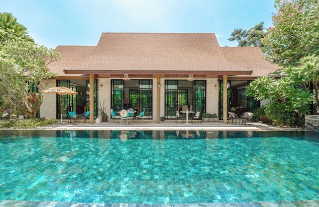 Coco Paradiso Phuket Hotel