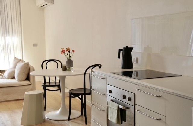 Collingwood Studio Hideaway