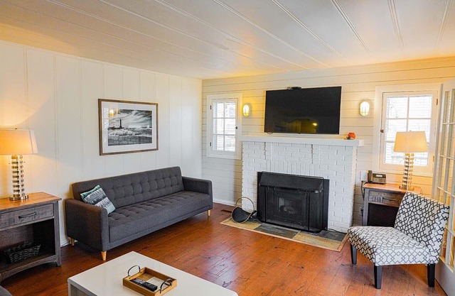 Colonial Hotel & Suites - Bellevue Lodge