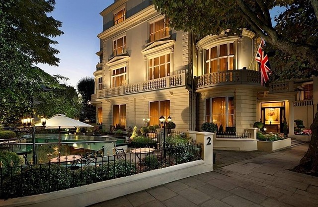 Colonnade Hotel London