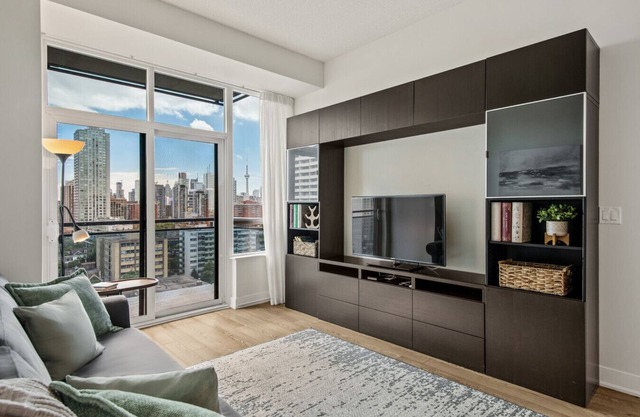 Comfort Stay - 2BR Suite - Free Parking - CN Tower View
