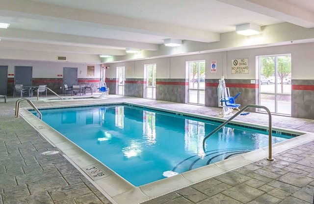 Comfort Suites At Virginia Center Commons