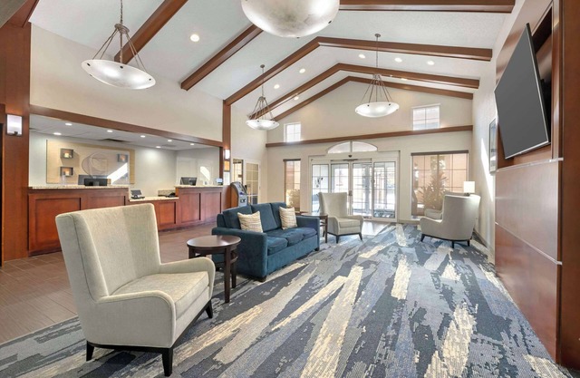 Comfort Suites Downtown