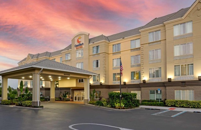 Comfort Suites Near Universal Orlando Resort