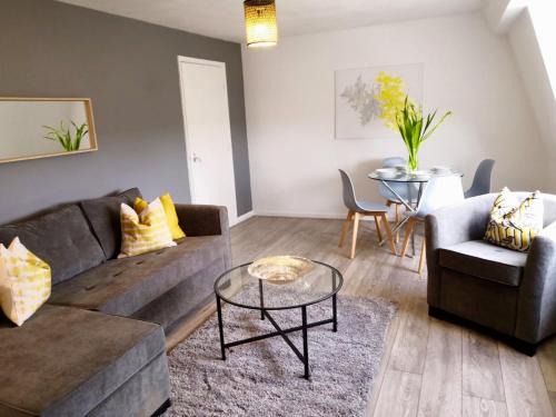 Comfortable 2 Bedroom Apartment in Headington, Near John Radcliffe Hospital & Oxford Brookes