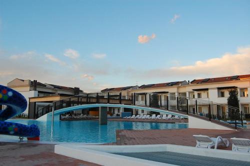 Comfortable flat in a residence with swimming pool