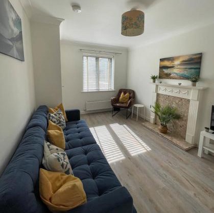 Comfortable Home w Private Parking Charlestown