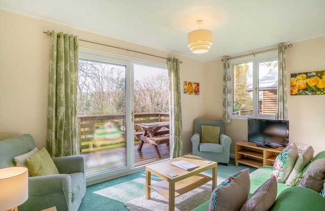 Comfortable log cabin offering self-catering in the heart of Cornwall.