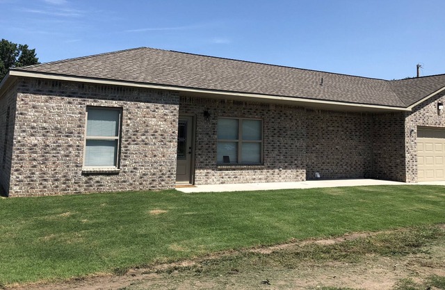 Comfortable Modern Duplex for Business or R&R