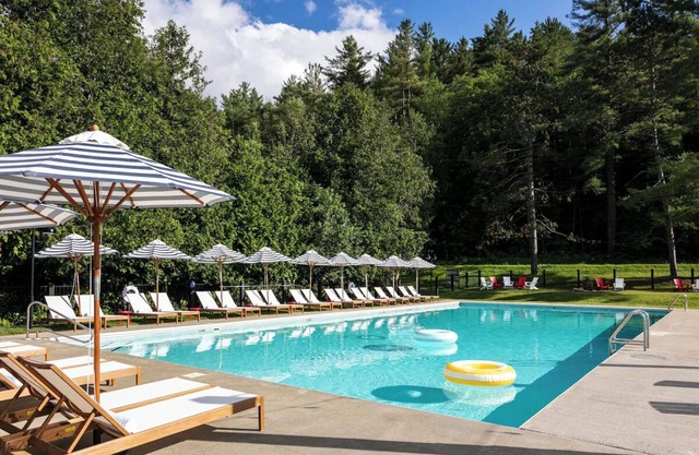 Comfortable Modern Room Perfect for Adventurous Trips! Outdoor Pool