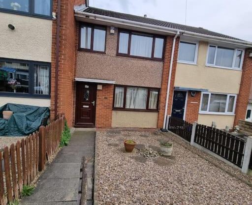 Comfy 3-Bed Home with garden