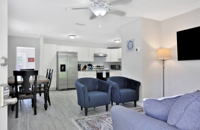 Comfy 4br/2bath near I295, Beach, and Orange Park