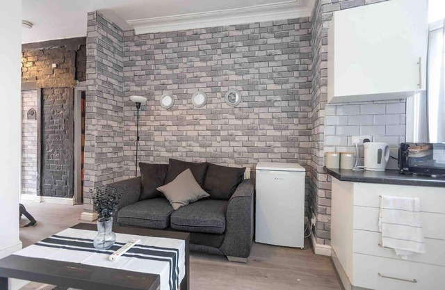 Comfy One Bed Room Flat Near Leeds City Centre